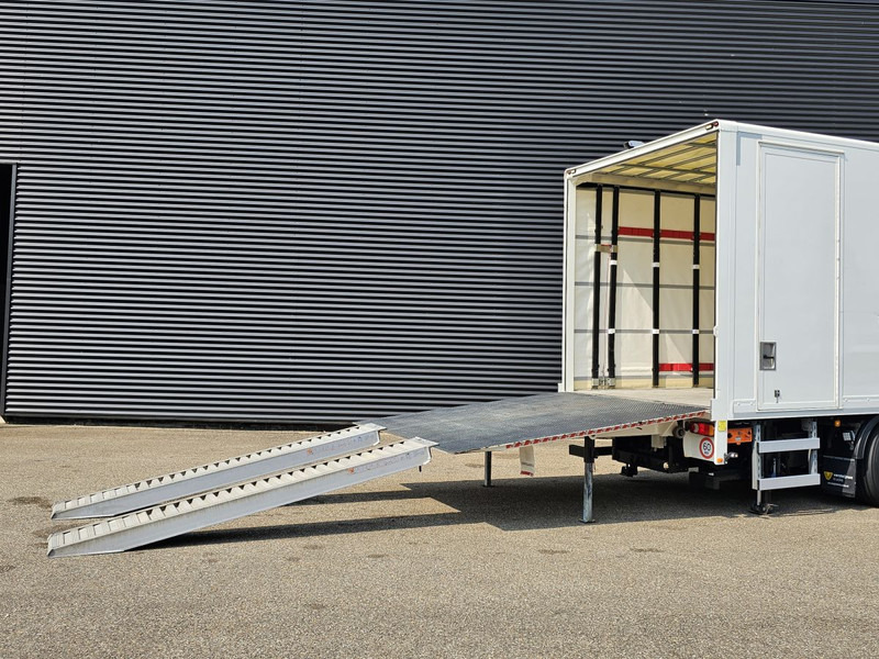 MAN TGM 26.320 / 6x2-4 / LBW / 6000kg TAIL LIFT - Kravas automašīna ar tentu: foto 3 MAN TGM 26.320 / 6x2-4 / LBW / 6000kg TAIL LIFT - Kravas automašīna ar tentu: foto 3