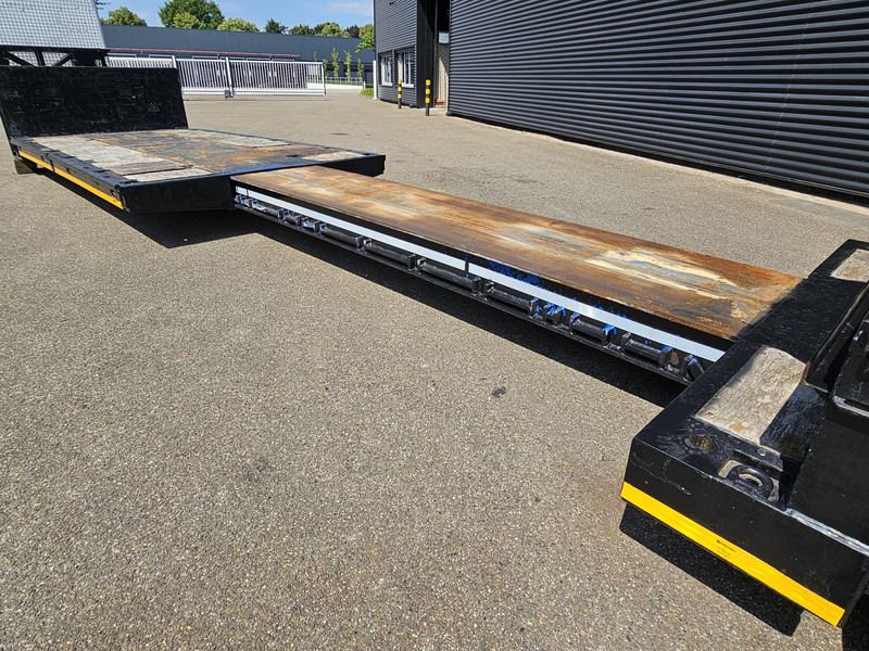MEUSBURGER MPG 3 / LOW BED / EXTENDABLE / 3 x STEERING AXLE - Puspiekabe zema profila platforma: foto 2 MEUSBURGER MPG 3 / LOW BED / EXTENDABLE / 3 x STEERING AXLE - Puspiekabe zema profila platforma: foto 2