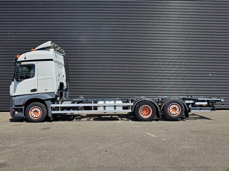 Mercedes-Benz ACTROS 2640 6x2-4 / NL TRUCK - Konteineru vedējs/ Kravas automašīna ar noņemamā virsbūve: foto 5 Mercedes-Benz ACTROS 2640 6x2-4 / NL TRUCK - Konteineru vedējs/ Kravas automašīna ar noņemamā virsbūve: foto 5