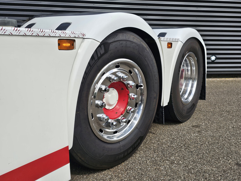 DAF XF480 / 6x2/4 / LIFT STEERING AXLE - Vilcējs: foto 2 DAF XF480 / 6x2/4 / LIFT STEERING AXLE - Vilcējs: foto 2