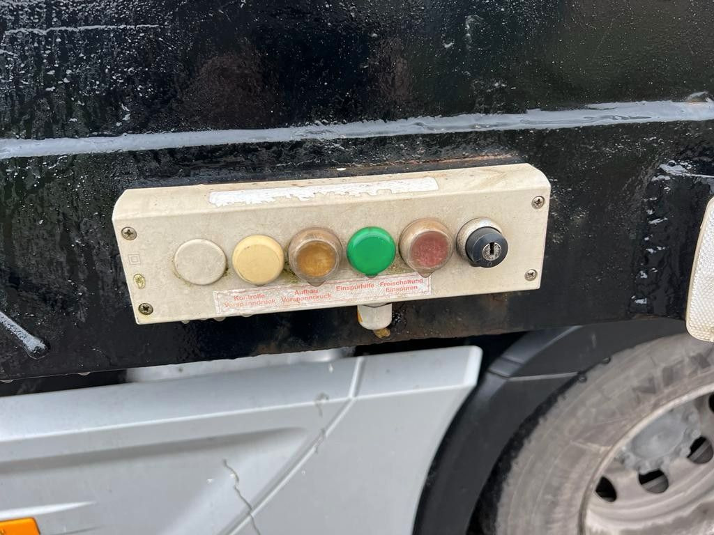 Langendorf Tiefbett mit Rampen Hydraulisch Langendorf Tiefbett mit Rampen Hydraulisch - Puspiekabe zema profila platforma: foto 5 Langendorf Tiefbett mit Rampen Hydraulisch Langendorf Tiefbett mit Rampen Hydraulisch - Puspiekabe zema profila platforma: foto 5