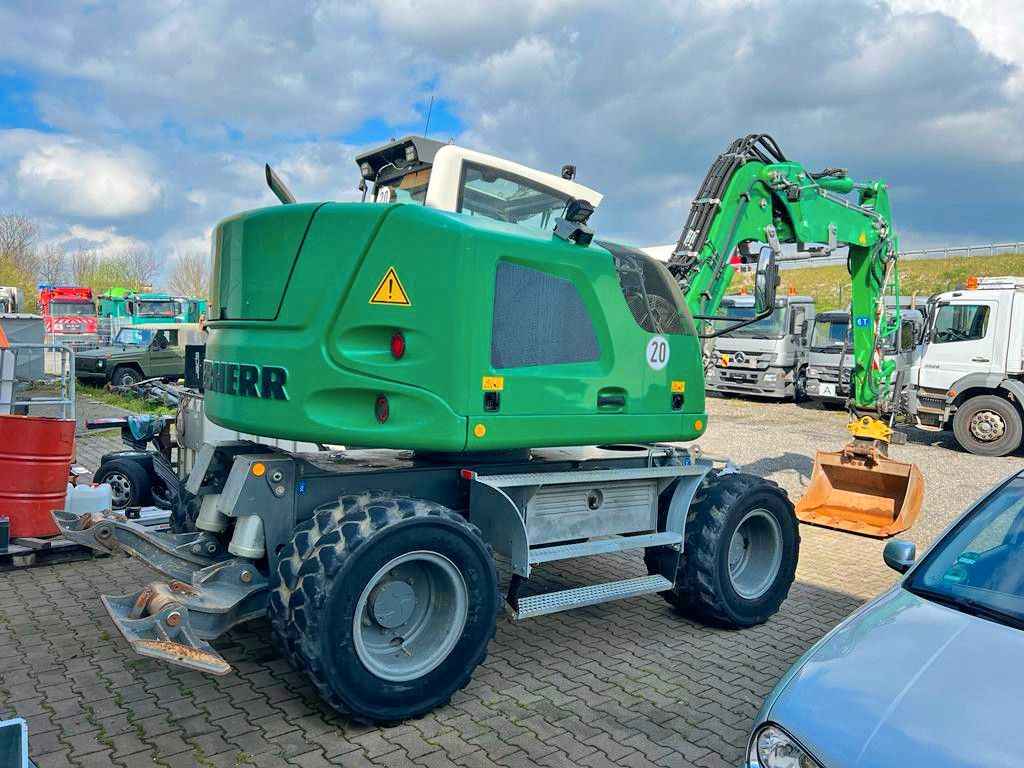 Liebherr A 912 Compact 3X Löffel 3 X Buckets - Riteņu ekskavators: foto 5 Liebherr A 912 Compact 3X Löffel 3 X Buckets - Riteņu ekskavators: foto 5