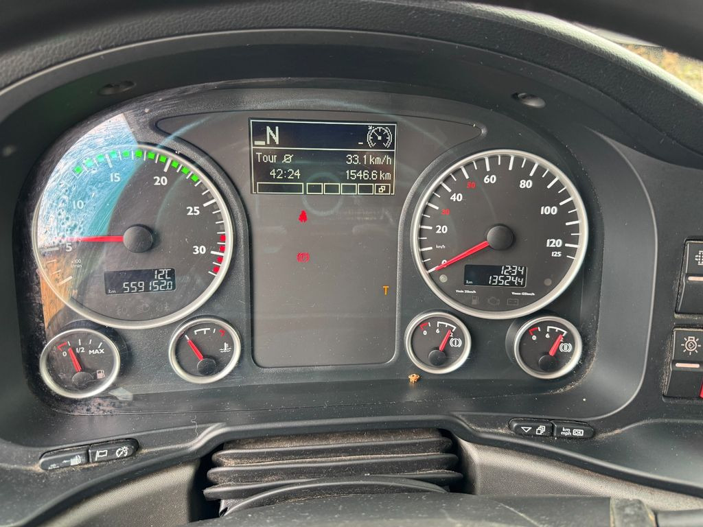 MAN 12.250 4X2 Koffer LBW Klima Diff.Sperre AHK MAN 12.250 4X2 Koffer LBW Klima Diff.Sperre AHK - Kravas automašīna ar slēgto virsbūvi: foto 4 MAN 12.250 4X2 Koffer LBW Klima Diff.Sperre AHK MAN 12.250 4X2 Koffer LBW Klima Diff.Sperre AHK - Kravas automašīna ar slēgto virsbūvi: foto 4