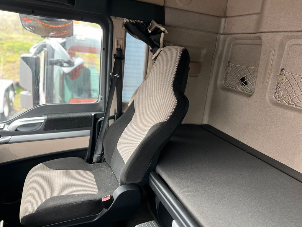 MAN 26.460 6X2 Retarder Klima Navigation guter Zust. - Pacēlājs ar āķi: foto 5 MAN 26.460 6X2 Retarder Klima Navigation guter Zust. - Pacēlājs ar āķi: foto 5