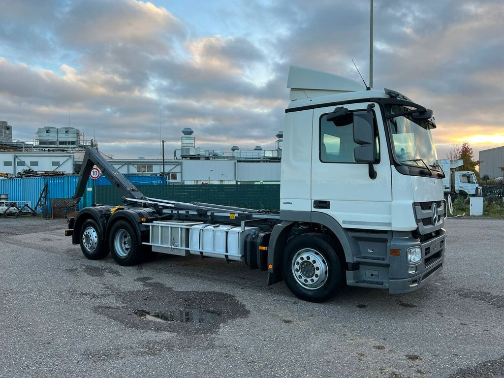 Mercedes-Benz 2541 6X2 Meiller Funk Zustand wie 200 tkm Mercedes-Benz 2541 6X2 Meiller RK 20.65 Funk | Top Zustand! - Pacēlājs ar āķi: foto 3 Mercedes-Benz 2541 6X2 Meiller Funk Zustand wie 200 tkm Mercedes-Benz 2541 6X2 Meiller RK 20.65 Funk | Top Zustand! - Pacēlājs ar āķi: foto 3