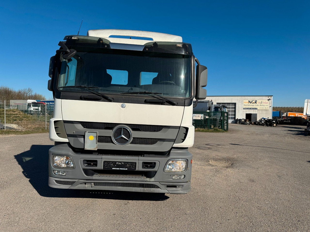 Mercedes-Benz 2541 6X2 Meiller RK 20.65 Klima M-Haus - Pacēlājs ar āķi: foto 2 Mercedes-Benz 2541 6X2 Meiller RK 20.65 Klima M-Haus - Pacēlājs ar āķi: foto 2