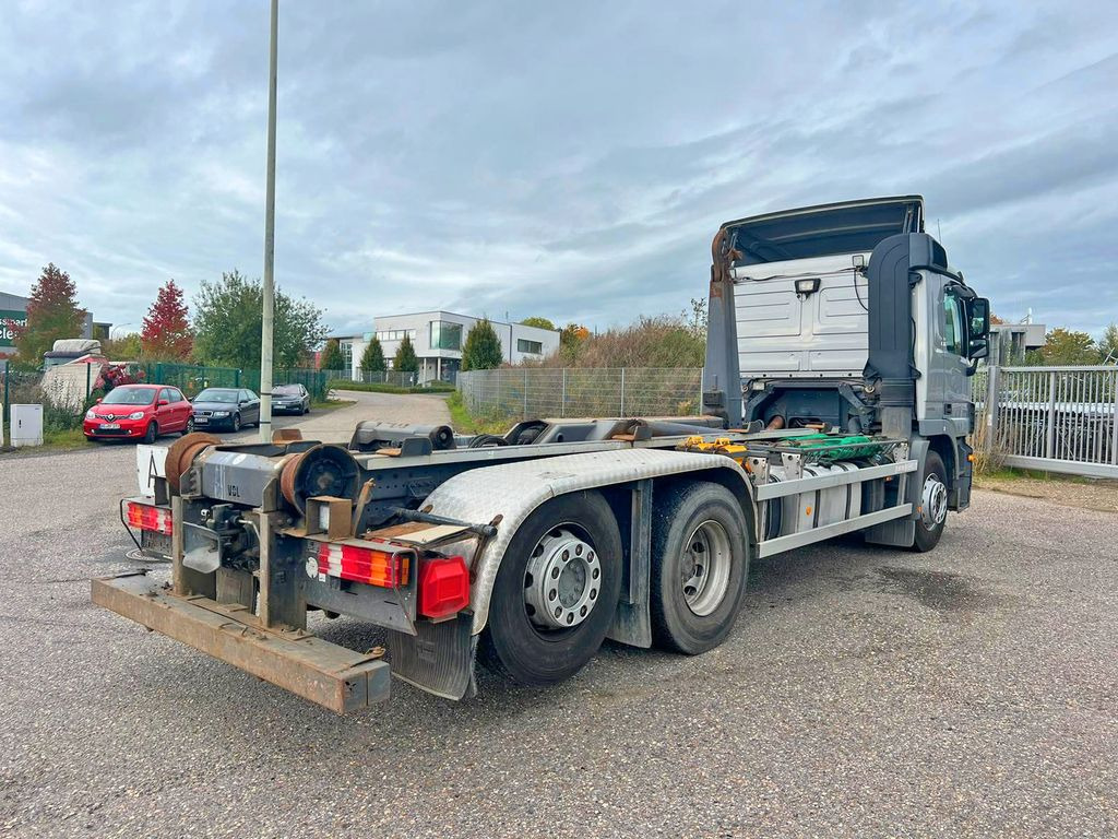 Mercedes-Benz 2544 6X2 VDL Abroller Klima & Retarder Mercedes-Benz 2544 6X2 VDL Abroller Klima & Retarder - Pacēlājs ar āķi: foto 4 Mercedes-Benz 2544 6X2 VDL Abroller Klima & Retarder Mercedes-Benz 2544 6X2 VDL Abroller Klima & Retarder - Pacēlājs ar āķi: foto 4