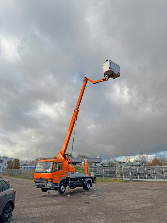 Mercedes-Benz 815 4x2 Hubarbeitsbühne Wumag 170 high 17 m Mercedes-Benz 815 4x2 Hubarbeitsbühne Wumag 170 high 17 m - Autopacēlājs, Komercauto: foto 1 Mercedes-Benz 815 4x2 Hubarbeitsbühne Wumag 170 high 17 m Mercedes-Benz 815 4x2 Hubarbeitsbühne Wumag 170 high 17 m - Autopacēlājs, Komercauto: foto 1