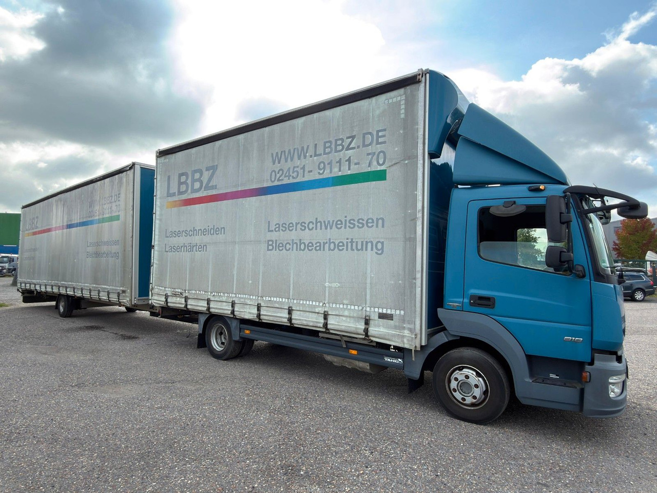 Mercedes-Benz 818 4X2 Pritsche & Plane & Tang Pritsche & Plane Mercedes-Benz 818 4X2 Pritsche & Plane & Tang Pritsche & Plane - Furgons ar tentu: foto 5 Mercedes-Benz 818 4X2 Pritsche & Plane & Tang Pritsche & Plane Mercedes-Benz 818 4X2 Pritsche & Plane & Tang Pritsche & Plane - Furgons ar tentu: foto 5