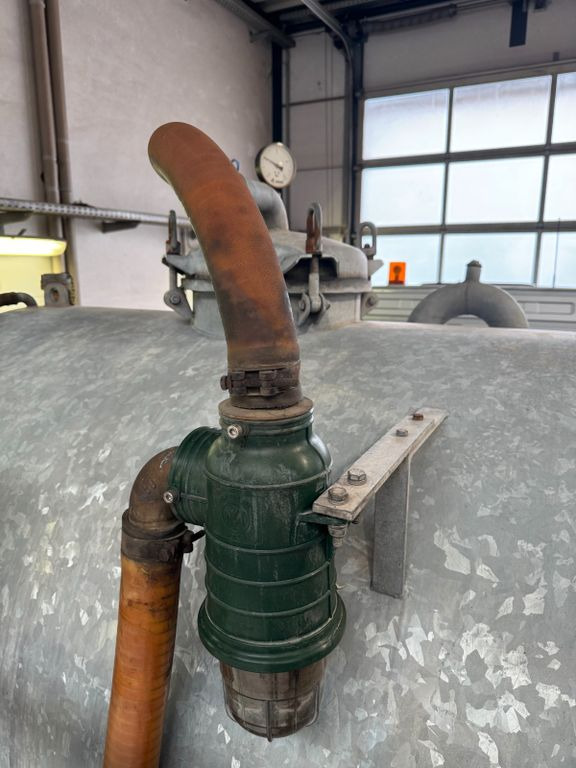 Mercedes-Benz 818 4X2 ROM Toilettenwagen Mercedes-Benz 818 4X2 ROM Toilettenwagen 6 Plätze - Asenizācijas mašīna: foto 5 Mercedes-Benz 818 4X2 ROM Toilettenwagen Mercedes-Benz 818 4X2 ROM Toilettenwagen 6 Plätze - Asenizācijas mašīna: foto 5