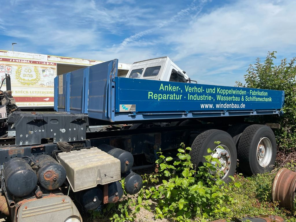 Pritsche lose mit Kransockel Pritsche lose mit Kransockel - Bortu kravas automašīna/ Platforma: foto 1 Pritsche lose mit Kransockel Pritsche lose mit Kransockel - Bortu kravas automašīna/ Platforma: foto 1