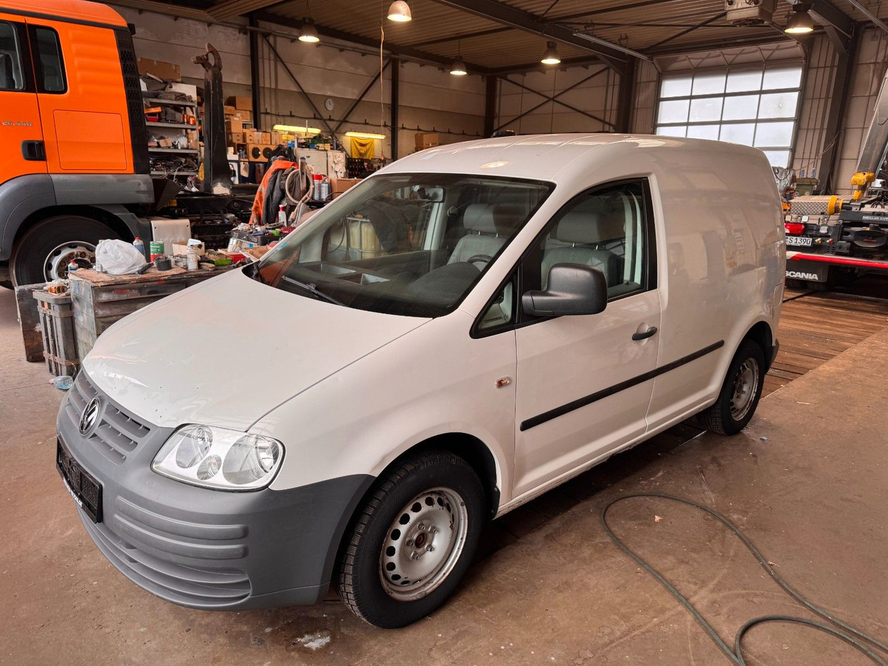 Volkswagen Caddy 69 PS Diesel - Mazs furgons: foto 1 Volkswagen Caddy 69 PS Diesel - Mazs furgons: foto 1