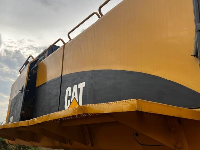 CAT 390DL - Kāpurķēžu ekskavators: foto 2 CAT 390DL - Kāpurķēžu ekskavators: foto 2