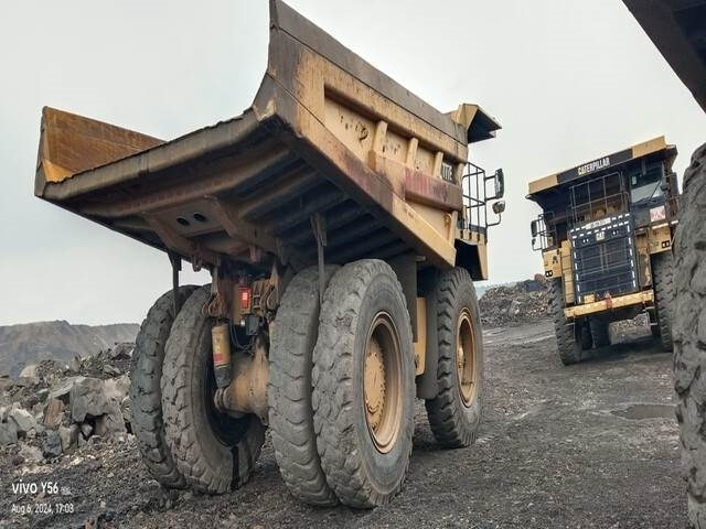 CAT 777E - Karjeru pašizgāzējs: foto 3 CAT 777E - Karjeru pašizgāzējs: foto 3