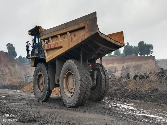 CAT 777E - Karjeru pašizgāzējs: foto 2 CAT 777E - Karjeru pašizgāzējs: foto 2