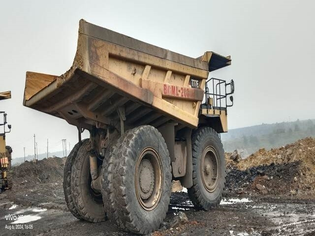 CAT 777E - Karjeru pašizgāzējs: foto 3 CAT 777E - Karjeru pašizgāzējs: foto 3