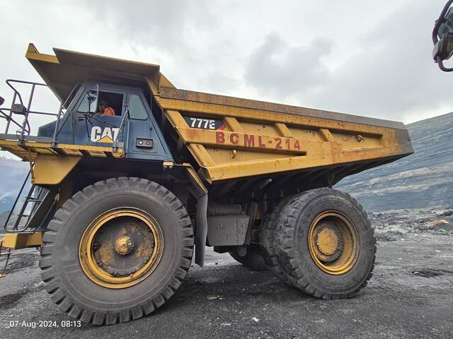 CAT 777E - Karjeru pašizgāzējs: foto 1 CAT 777E - Karjeru pašizgāzējs: foto 1