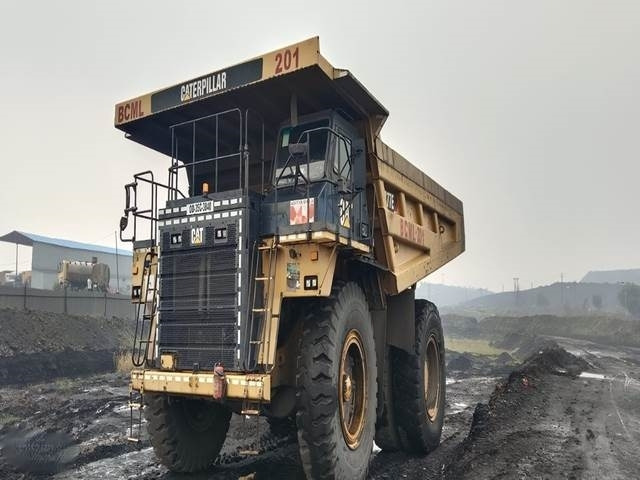 CAT 777E - Karjeru pašizgāzējs: foto 1 CAT 777E - Karjeru pašizgāzējs: foto 1