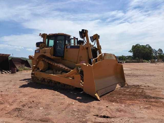 CAT D8T - Buldozers: foto 1 CAT D8T - Buldozers: foto 1