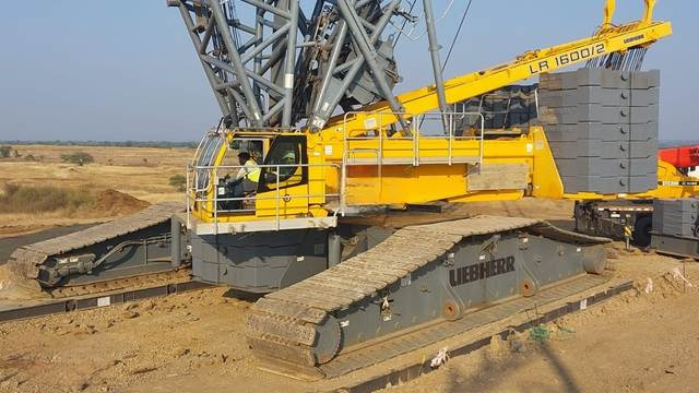 Liebherr LR1600/2 - Kāpurķēžu celtnis: foto 1 Liebherr LR1600/2 - Kāpurķēžu celtnis: foto 1