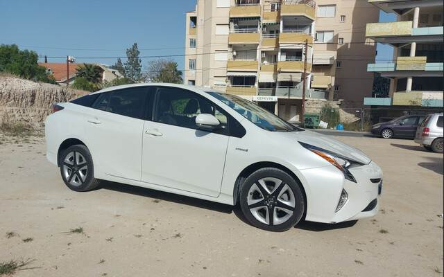 Toyota Prius Hybrid - Vieglā automašīna: foto 4 Toyota Prius Hybrid - Vieglā automašīna: foto 4