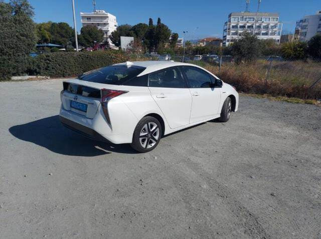 Toyota Prius Hybrid - Vieglā automašīna: foto 3 Toyota Prius Hybrid - Vieglā automašīna: foto 3