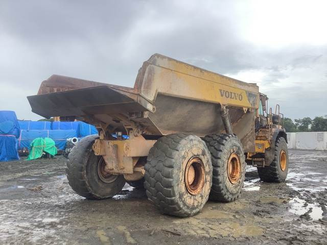 Volvo A40D - Artikulētias pašizgāzējs: foto 3 Volvo A40D - Artikulētias pašizgāzējs: foto 3