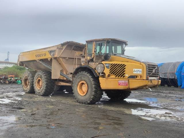 Volvo A40D - Artikulētias pašizgāzējs: foto 4 Volvo A40D - Artikulētias pašizgāzējs: foto 4