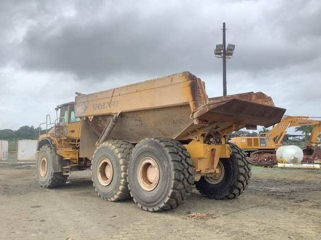 Volvo A40D - Artikulētias pašizgāzējs: foto 2 Volvo A40D - Artikulētias pašizgāzējs: foto 2