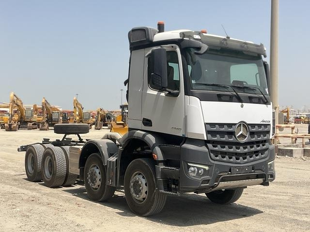 Mercedes-Benz Arocs 4240 - Šasija kravas automašīna: foto 4 Mercedes-Benz Arocs 4240 - Šasija kravas automašīna: foto 4