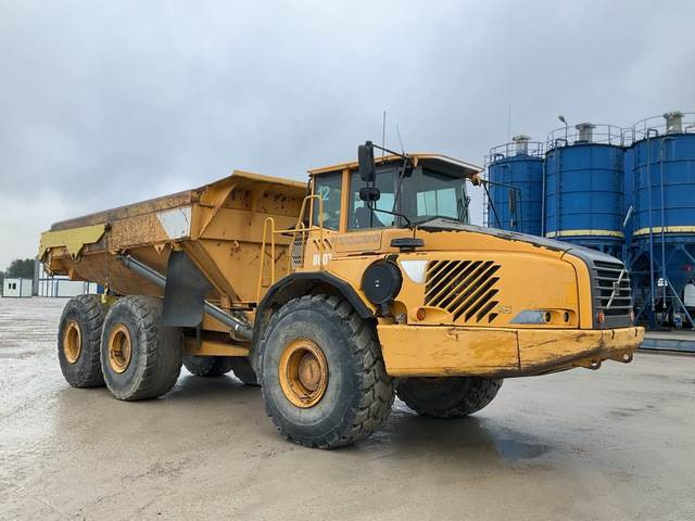 Volvo A40D - Artikulētias pašizgāzējs: foto 4 Volvo A40D - Artikulētias pašizgāzējs: foto 4