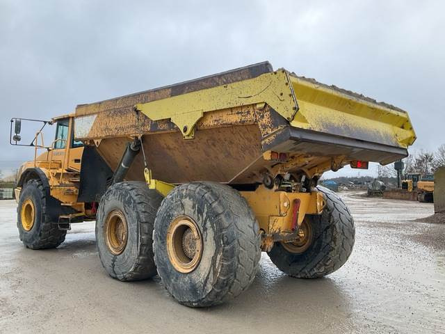 Volvo A40D - Artikulētias pašizgāzējs: foto 2 Volvo A40D - Artikulētias pašizgāzējs: foto 2