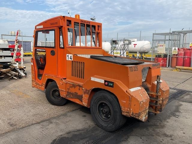 Charlatte TD225 - Noliktavas vilcējs: foto 2 Charlatte TD225 - Noliktavas vilcējs: foto 2