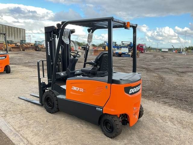 Doosan B30X-7 PLUS - Elektroiekrāvējs: foto 2 Doosan B30X-7 PLUS - Elektroiekrāvējs: foto 2