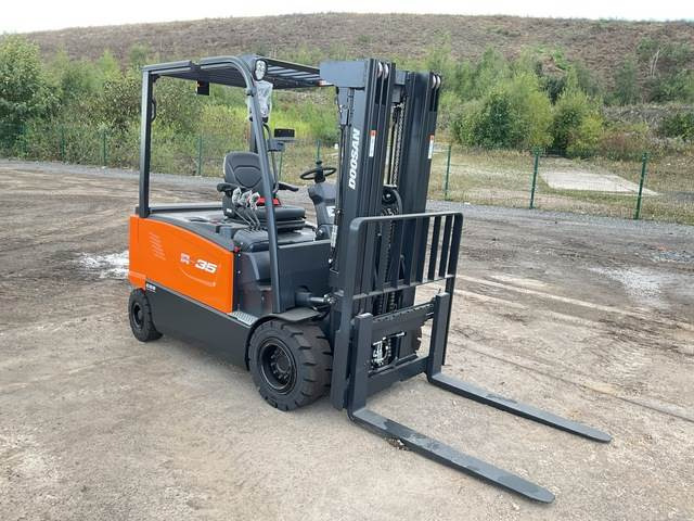 Doosan B35X-7 PLUS - Elektroiekrāvējs: foto 4 Doosan B35X-7 PLUS - Elektroiekrāvējs: foto 4
