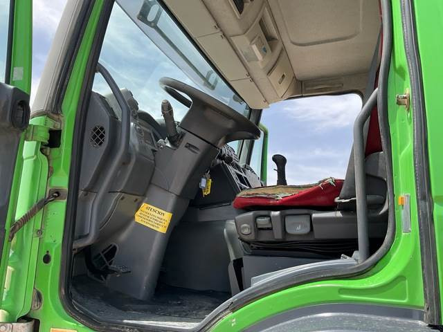 Kravas auto ar manipulatoru Iveco Trakker 380: foto 15