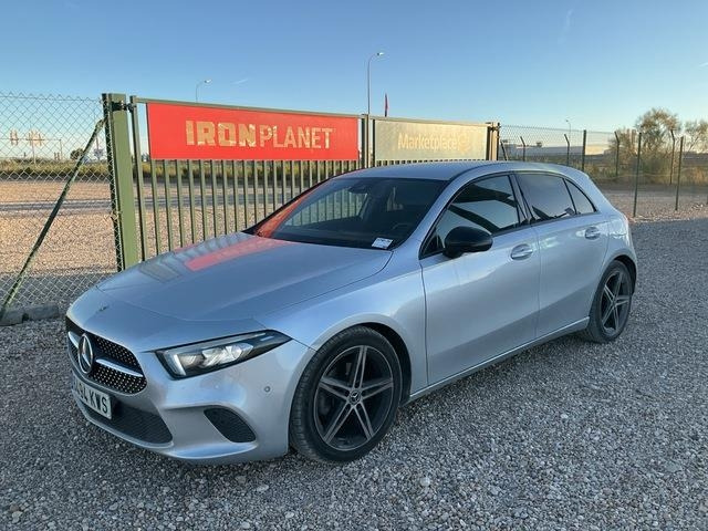 Mercedes-Benz A180d - Vieglā automašīna: foto 1 Mercedes-Benz A180d - Vieglā automašīna: foto 1