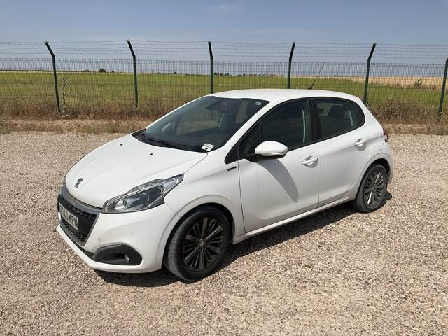 Peugeot 208 Signature PureTech 82 - Vieglā automašīna: foto 1 Peugeot 208 Signature PureTech 82 - Vieglā automašīna: foto 1