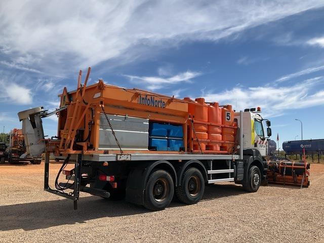 Renault Kerax 380DXI - Sniega novākšanas tehnika: foto 3 Renault Kerax 380DXI - Sniega novākšanas tehnika: foto 3