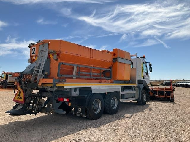 Renault Kerax 430DXI - Sniega novākšanas tehnika: foto 3 Renault Kerax 430DXI - Sniega novākšanas tehnika: foto 3