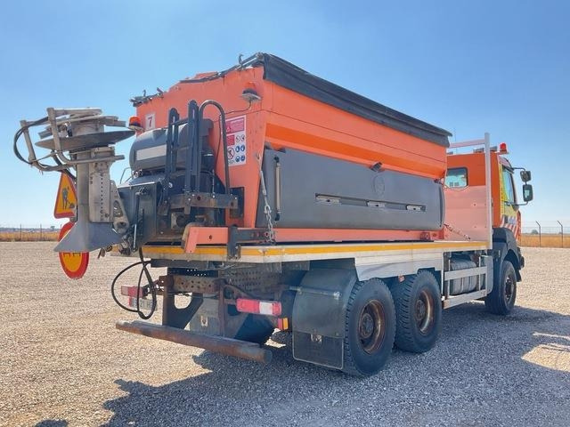 Renault Kerax 430DXI - Sniega novākšanas tehnika: foto 3 Renault Kerax 430DXI - Sniega novākšanas tehnika: foto 3