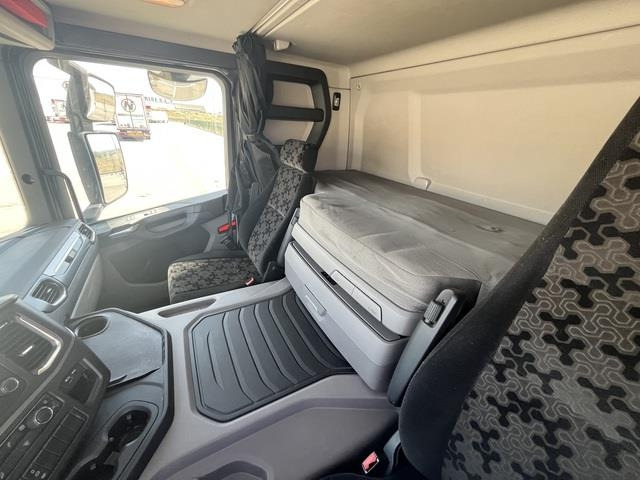 Vilcējs Scania P410: foto 19