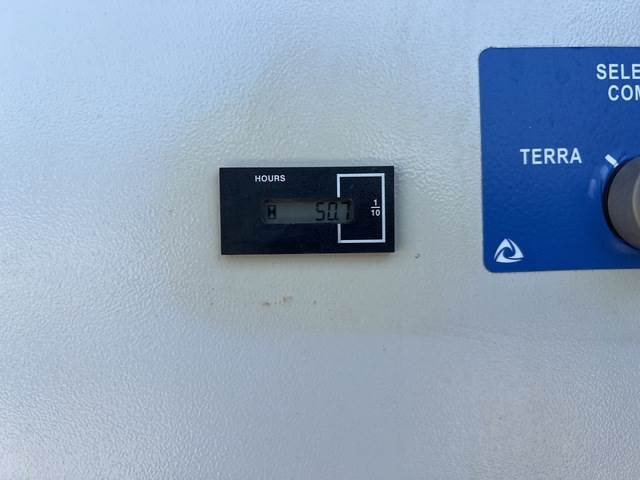 Autopacēlājs, Šķērveida pacēlājs Iveco Eurocargo 180E25: foto 14