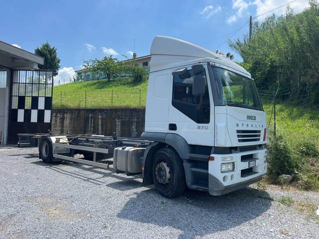 Kravas automašīna ar slēgto virsbūvi Iveco Stralis 270: foto 19
