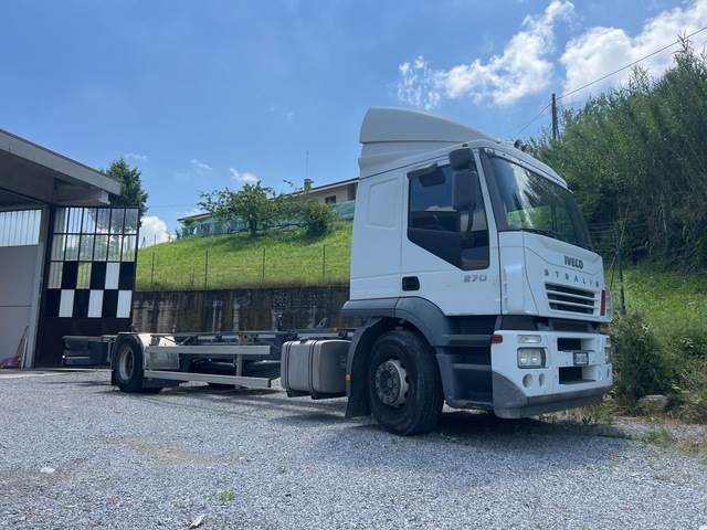 Kravas automašīna ar slēgto virsbūvi Iveco Stralis 270: foto 20