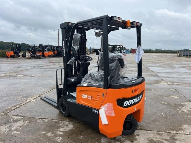 Doosan B15T-7 PLUS - Elektroiekrāvējs: foto 2 Doosan B15T-7 PLUS - Elektroiekrāvējs: foto 2