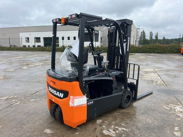 Doosan B20T-7 PLUS - Elektroiekrāvējs: foto 3 Doosan B20T-7 PLUS - Elektroiekrāvējs: foto 3