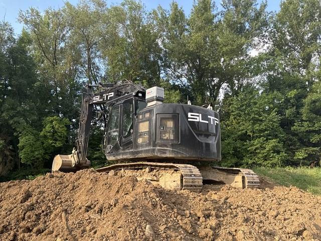Hitachi ZX225USLC-6 - Kāpurķēžu ekskavators: foto 3 Hitachi ZX225USLC-6 - Kāpurķēžu ekskavators: foto 3