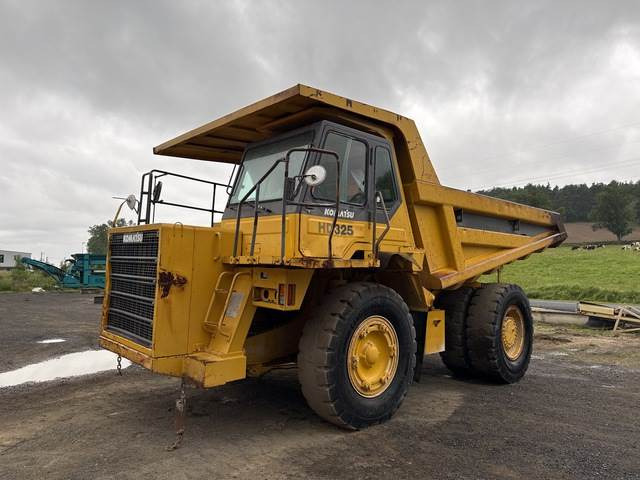Komatsu HD325-6 - Karjeru pašizgāzējs: foto 1 Komatsu HD325-6 - Karjeru pašizgāzējs: foto 1