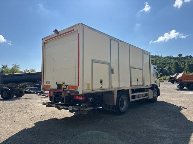 Renault C380 - Kravas automašīna ar slēgto virsbūvi: foto 4 Renault C380 - Kravas automašīna ar slēgto virsbūvi: foto 4